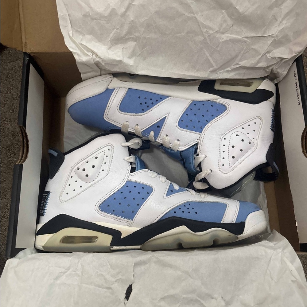 Jordan Kids Sneakers in White and Blue